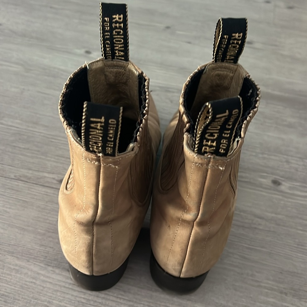 Boots - Picture 4 of 4
